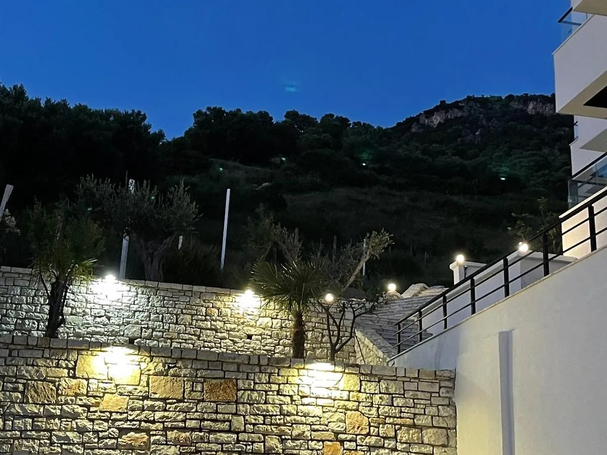 Sunny Hill Residence Radhimë 0*,  Albanie