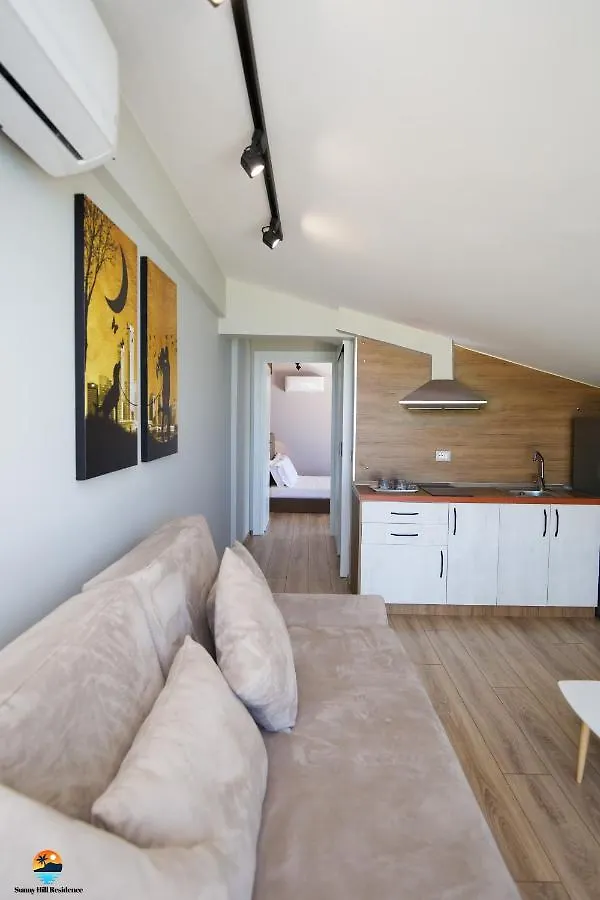Appart hôtel Sunny Hill Residence Radhimë